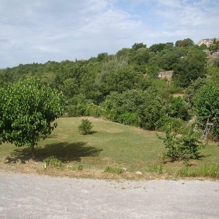 Appartement / Gite Les Papillons Lablachère Екстериор снимка